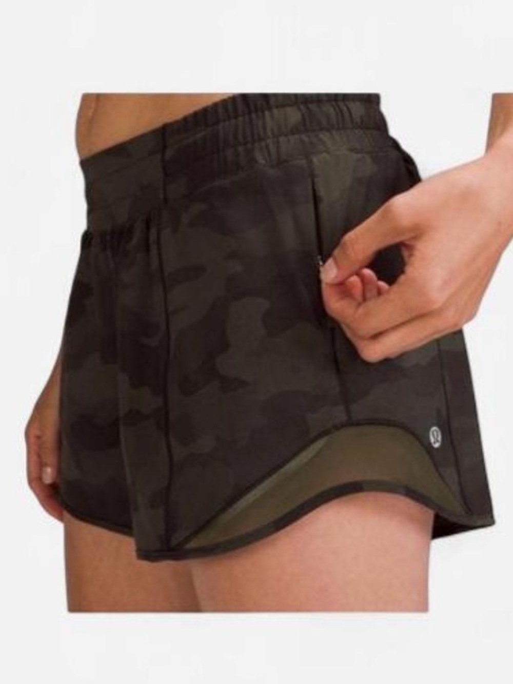 Lululemon Hotty Hot Low Rise 4" Shorts Size 8 Heritage 365 Camo Dark Olive Multi